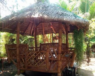 Emok's Guest House - Moalboal - Patio