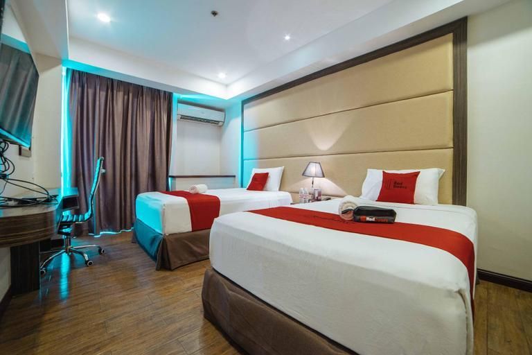 RedDoorz Premium @ West Avenue Quezon City thumbnail 3