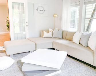 Cozy & Charming Homenortheast Minneapolisby Downtownuptownlakesvery Nice - Minneapólis - Sala de estar