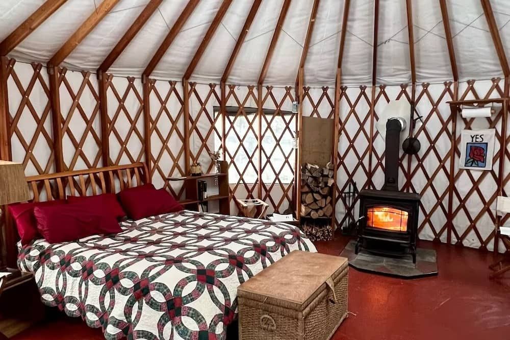Yurt in Middlebury, Vermont - Middlebury