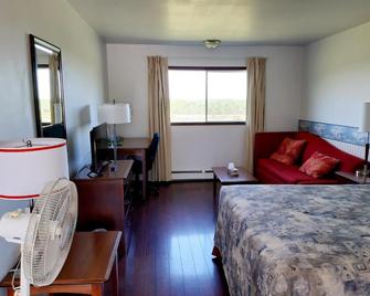 Balmoral Motel - Tatamagouche - Bedroom