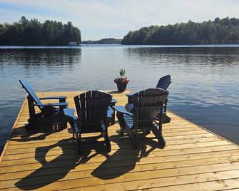 Olga's Bay Lake House - Port Carling
