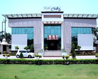 Sobti Continental Bareilly Hotel - Bareilly - Building