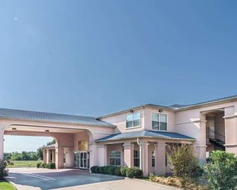 Super 8 by Wyndham Greenville - Greenville - Building