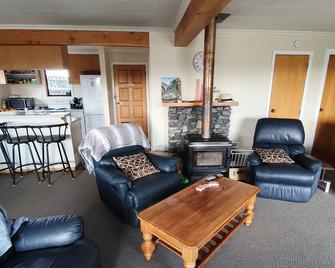 Private holiday home - Twizel - Living room