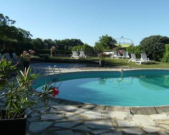 Beautiful stone cottage with large kitchen close Rocamadour / Sarlat heated pool - Nadaillac-de-Rouge - Piscina