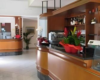 Hotel Gambrinus - Lignano Sabbiadoro - Front desk