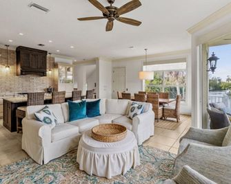 Siesta Key Island Rentals - Siesta Key - Living room