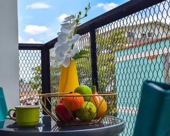 Cali - Mantis Loft 401 Blue - Cali - Balcony