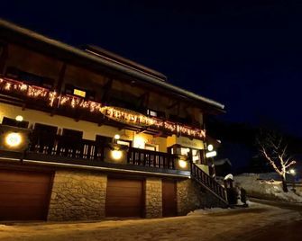 Bergchalet Hotel Reinerhof - Riva di Tures - Gebouw