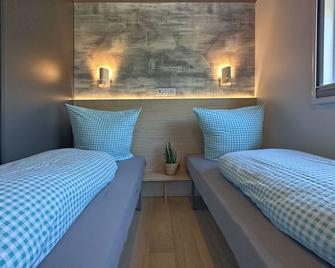 Feriendorf Seeblick - Tinyhouse direkt am See - Neunburg vorm Wald - Schlafzimmer