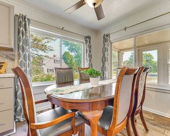 Private Pool And Yard Pet-Friendly Home - Toledo - Dining room