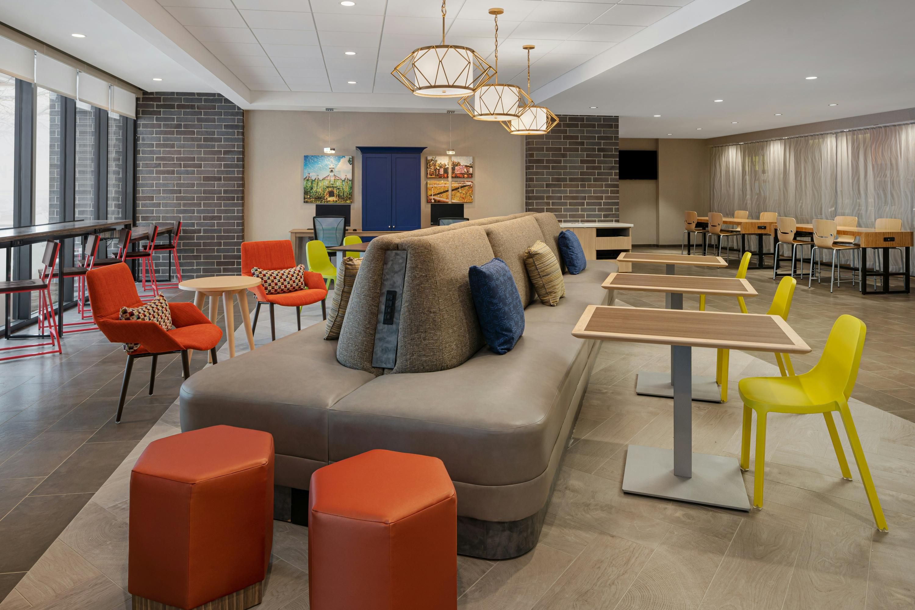 Home2 Suites Des Moines at Drake University - Des Moines - Restaurant