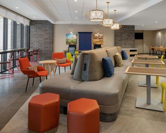 Home2 Suites Des Moines at Drake University - דה מואן - מסעדה