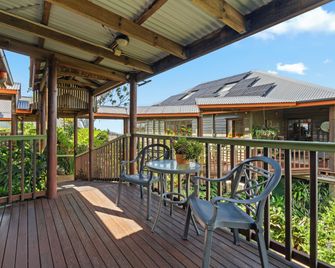 Tamborine Mountain Bed and Breakfast - Eagle Heights - Balcón