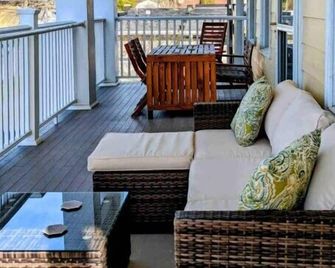 Cape Haven - Condo 1.5 Blocks from Beach - Cape Charles - Balkon
