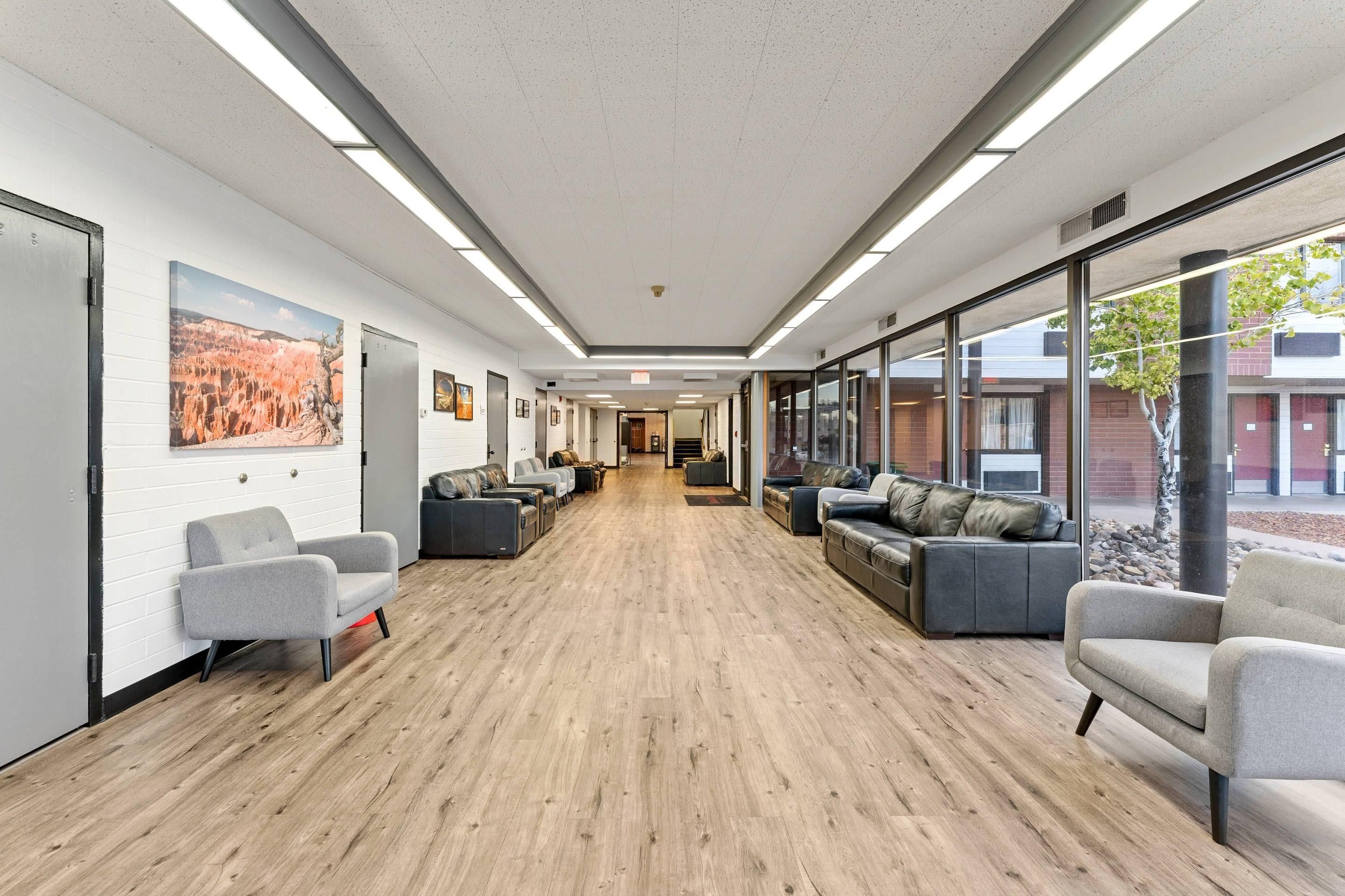 The Cairn Hotel - Cedar City - Lobby