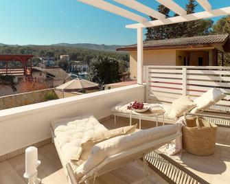 Stunning home in Vrboska with kitchen - Vrboska - Balcony