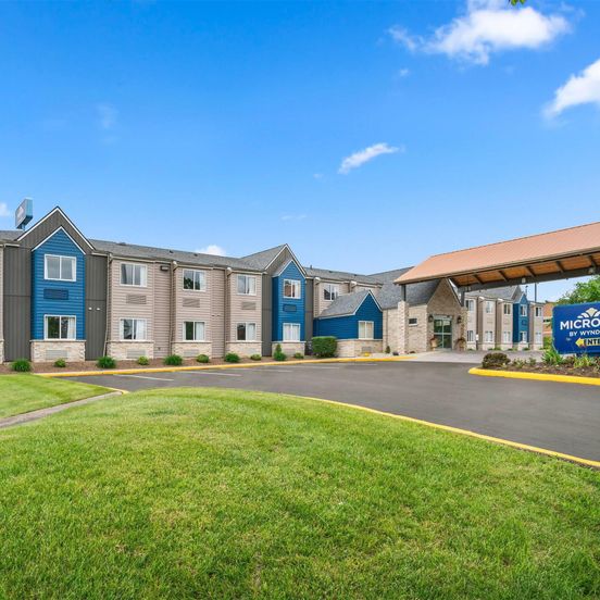 Microtel Inn & Suites by Wyndham Lexington image 1