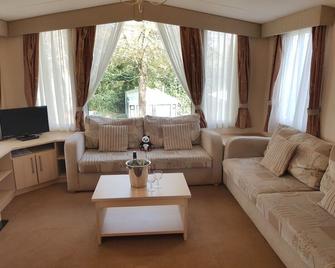 Sunnyvale Holiday Park - New Quay - Living room