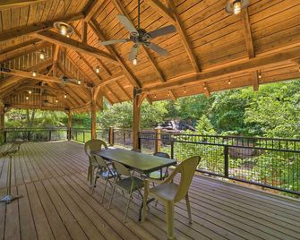Falling Water Chalet Upper Unit Near Bike Trails! - Bella Vista - Balcón