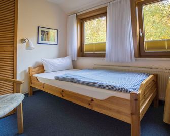 Single room - No. 06 - Pension Haus Brückner - Clausthal-Zellerfeld - Schlafzimmer