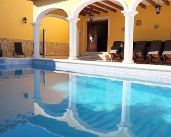 Villa La Corona Amarilla - 5 bedroom villa with private pool - Villalonga - Piscina