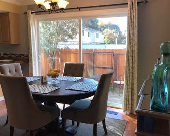 Nice Townhouse in charming Pleasanton - Pleasanton - Dining room