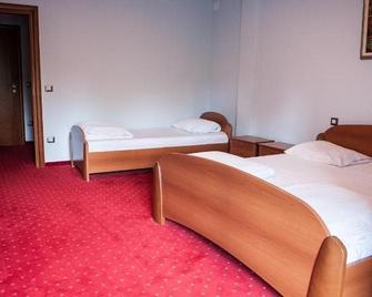 Hotel Europa - Zagreb - Bedroom
