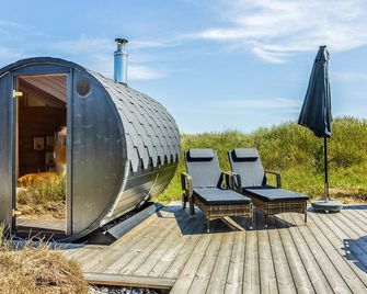 9 Person Holiday Home in Hirtshals - Hirtshals - Patio