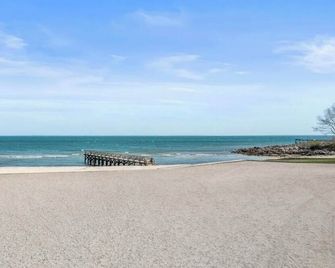The Sweet Escape I – Stylish Beach Retreat in Padanaram w/ private beach access - Dartmouth - Beach