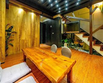 Lazy Cat - Luodong Township - Comedor