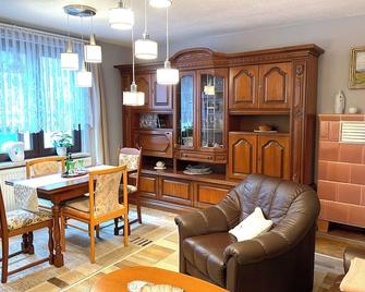 Ferienwohnung 'Waldblick' - Bad Liebenstein - Wohnzimmer