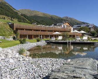 In Lain Hotel Cadonau - Zernez - Building