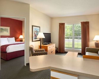 Baymont by Wyndham Wichita East - וויצי'טה - סלון