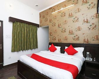 Hotel Amar Mls Heights - Chamba - Bedroom