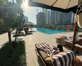 Newly furnished 1BHK in Vida residence by creek Harbour - Garhoud - Pool