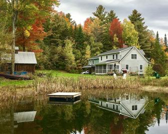 Cozy Country Apartment - Morrisville - Building
