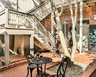 610 Franklin - 5B - 1 Bed, 1 Bath, Heart of Downtown, Washer & Dryer - Natchez