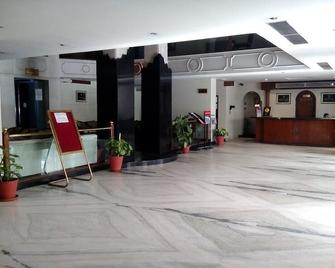 Lemon Tree Hotel Bhopal - Bhopal - Recepción