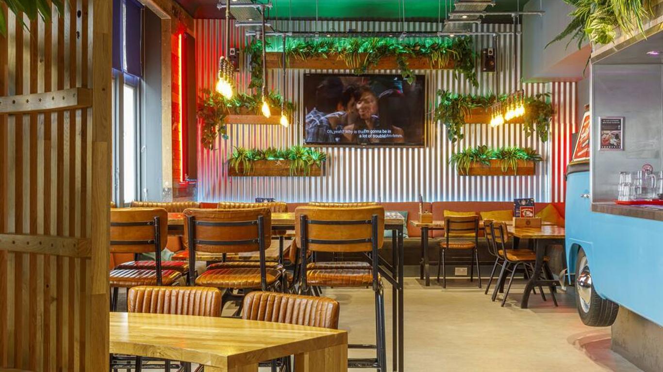 Kick Ass Greyfriars - Adults Only - Hostel