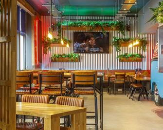 Kick Ass Greyfriars - Adults Only - Hostel - אדינבורו - מסעדה