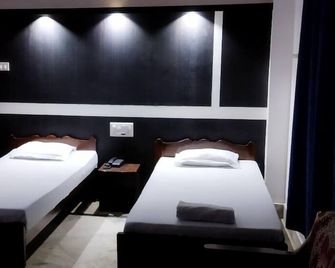 Hotel President - Jorhāt - Bedroom