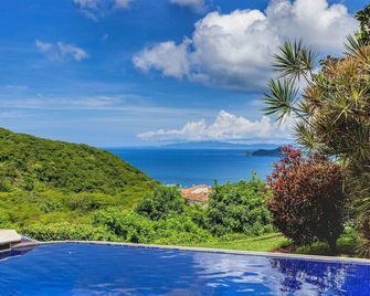 Sweeping Ocean Views - Private Pool - Gated Home & Gated Community with Roving Security - Playa Hermosa - Piscina