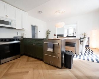 County Cove - Newly Renovated Century Home - Trenton - Cocina