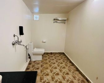 Orange Sky Inn - Canacona - Bathroom