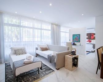 Loft Design, Amplo, Modern com Ar Condicionado em Alto de Pinheiros - São Paulo - Sala de estar