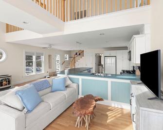Seaside Serenity Retreat - Newburyport - Wohnzimmer