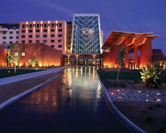 إيسليتا ريزورت آند كازينو - ألبوكيركي - مبنى