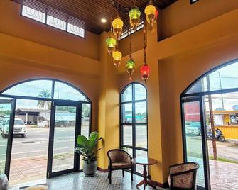 Phoenix Room - Pathio - Lobby